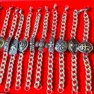 Heavy Metal Chain Bracelet - Skull Emblem